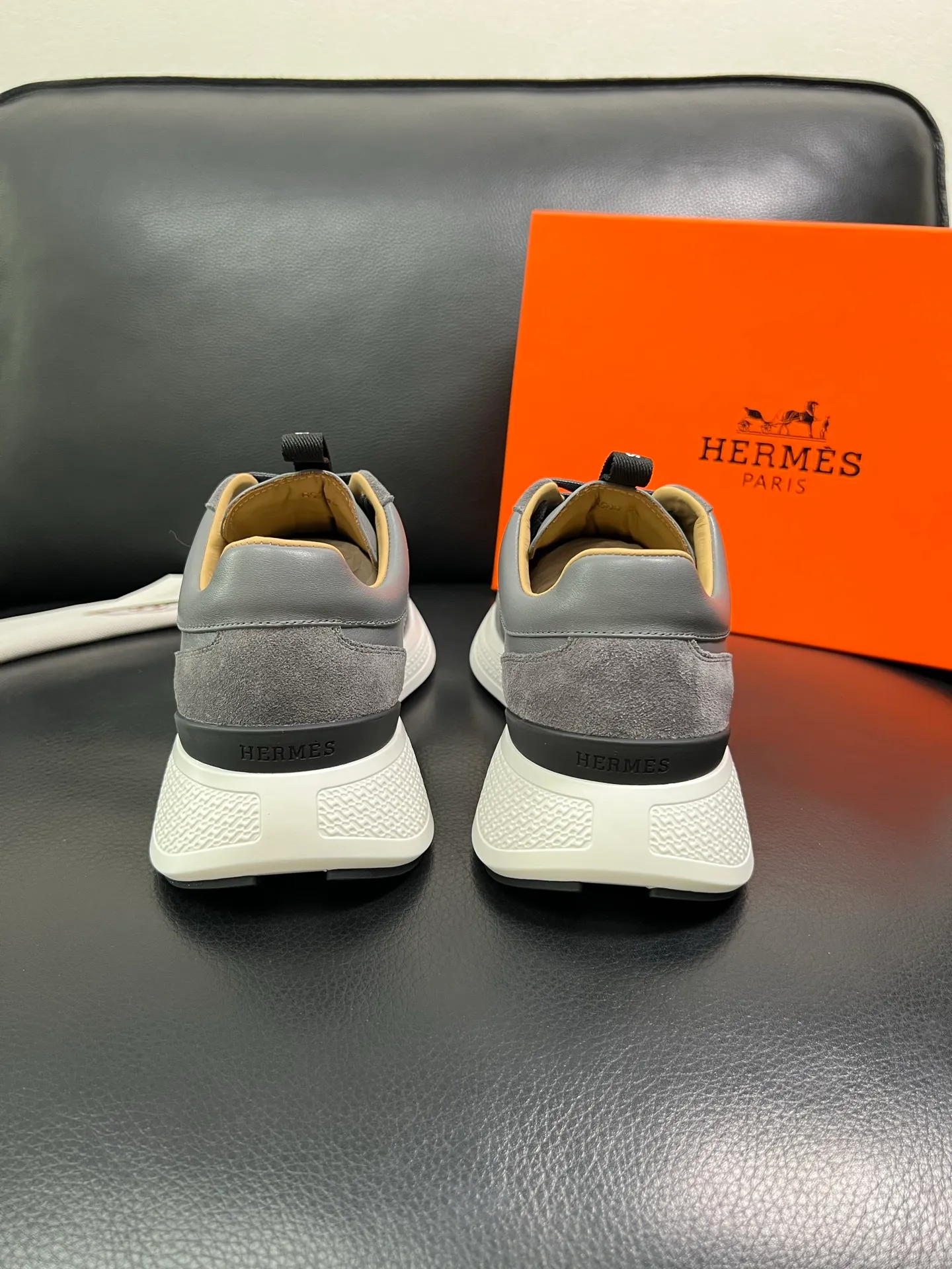 Men's men's shoes 💰840 Hermes top purchasing Hermes counter synchronization, original factory configuration, original cowhide fabric imported from Italy, high-quality splicing technology, fully imported water-dyed cowhide lining, soles: original factory special soles are super comfortable, original factory and single goods are high quality, welcome to compare and synchronize with counters, code number 39-44 (customized 38 45) 85863